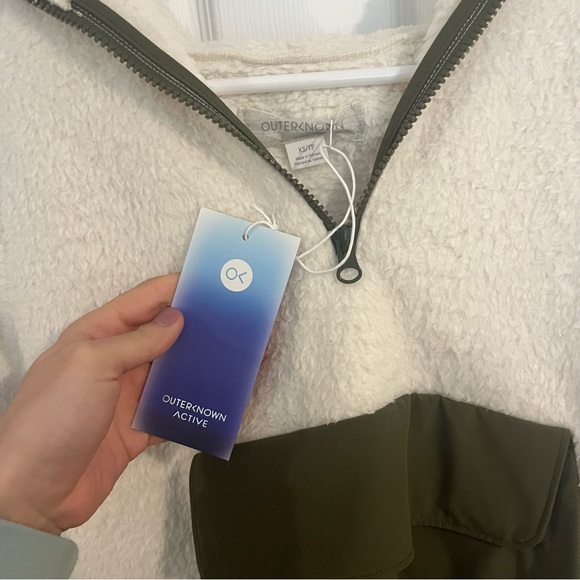 NWT Outerknown Active Sherpa Half Zip Hoodie - Picture 6 of 7